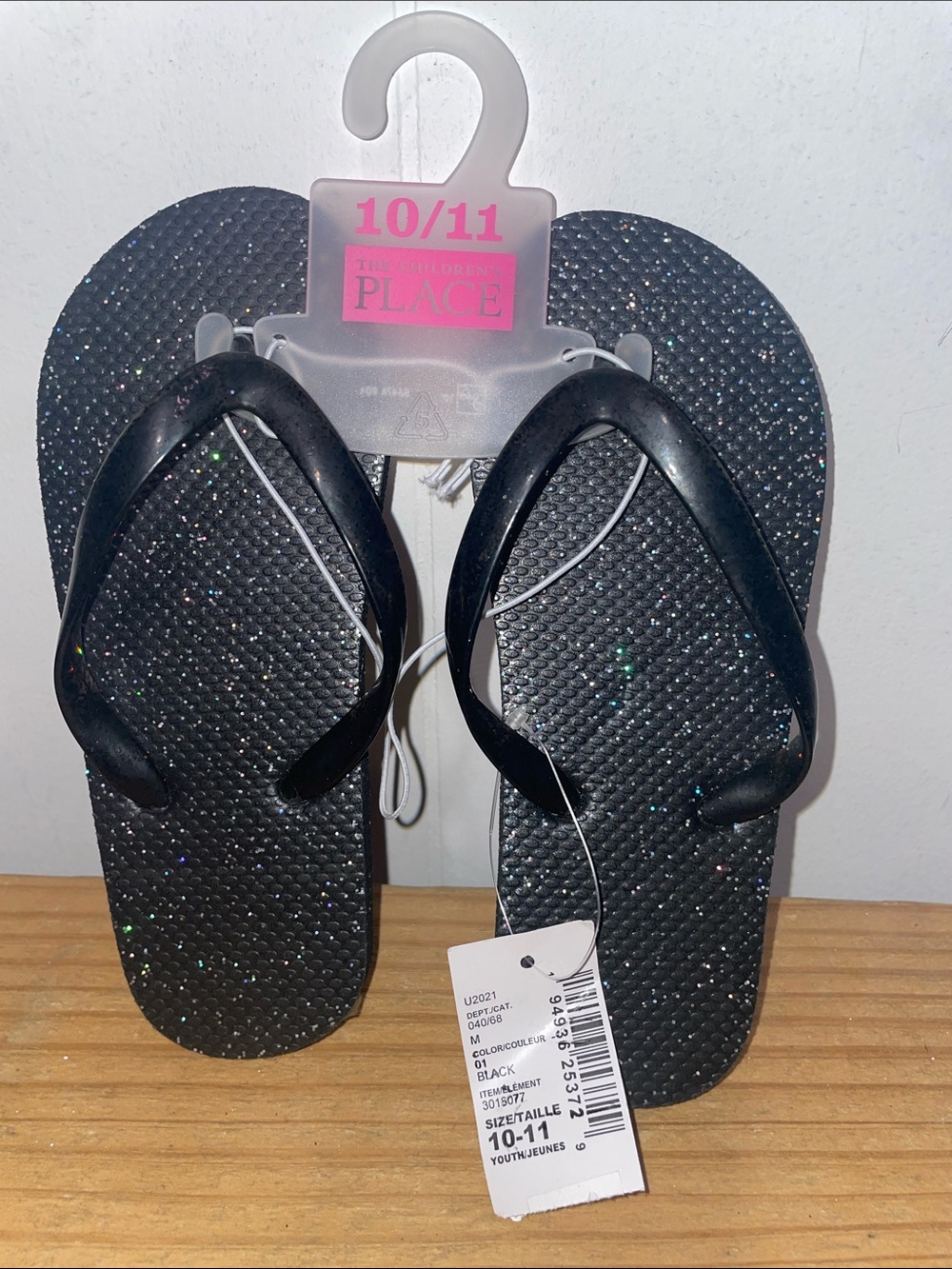 The Children's Place Black Glitter Youth Flip Flops - Size 10/11